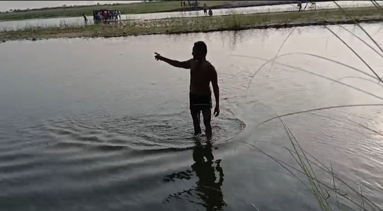 Two teenagers drowned while bathing in Gandak in Champaran Two teenagers drowned while bathing in Gandak in Champaran