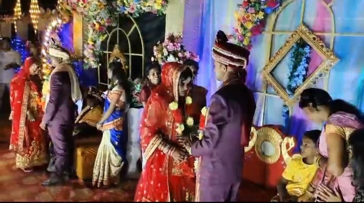 One mandap, five weddings, thousands of baraatis One mandap, five weddings, thousands of baraatis