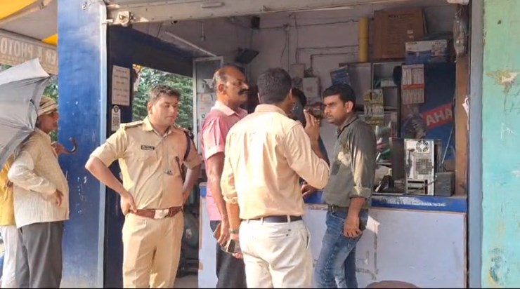 There was widespread discussion about the abusive inspector There was widespread discussion about the abusive inspector