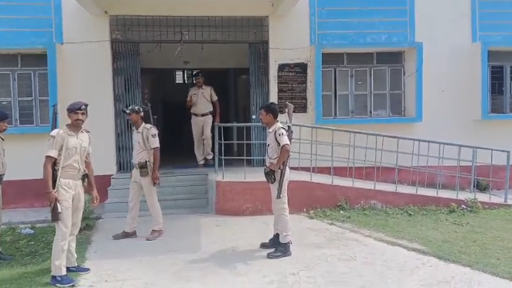 Motihari mein EoU ki badi karvai, Lekhpal Rajesh Kumar ke 6 