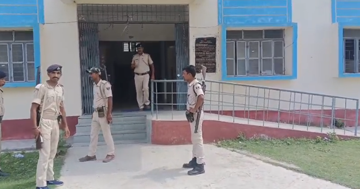 Motihari mein EoU ki badi karvai, Lekhpal Rajesh Kumar ke 6 