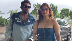 Deepak Chauhan ke saath Mumbai Airport pahunchi Arti Singh, haathon mein haath daal diye Couple Goals...