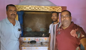 Katihar mein 150 saal purane mandir se ashtadhatu ki Ram-Janaki-Lakshman-Hanuman pratimayein chori...