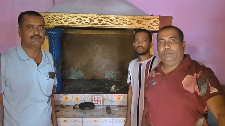 Katihar mein 150 saal purane mandir se ashtadhatu ki Ram-Jan
