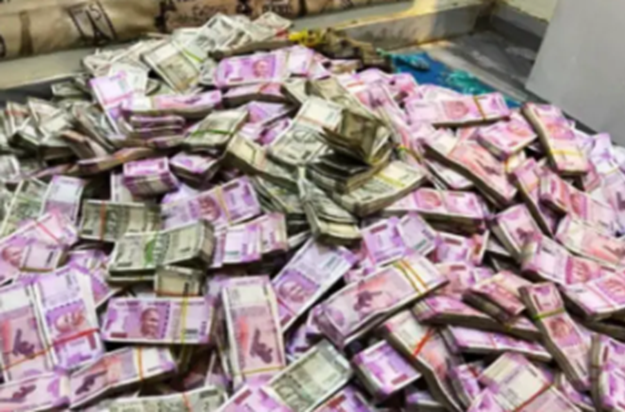 Bihar ke lekhpal nikla dhan seth, karodon ka khazana dhundh Bihar ke lekhpal nikla dhan seth, karodon ka khazana dhundh