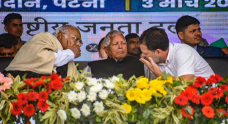 Sarkar ne kafan tak par tax lagaya, is baar seemanchal mein Sarkar ne kafan tak par tax lagaya, is baar seemanchal mein