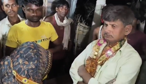 Vidhwa ke band kamre mein sarkari headmaster, range haath pakde jaane par, gaon waalon ne kara di shaadi, Video Viral...