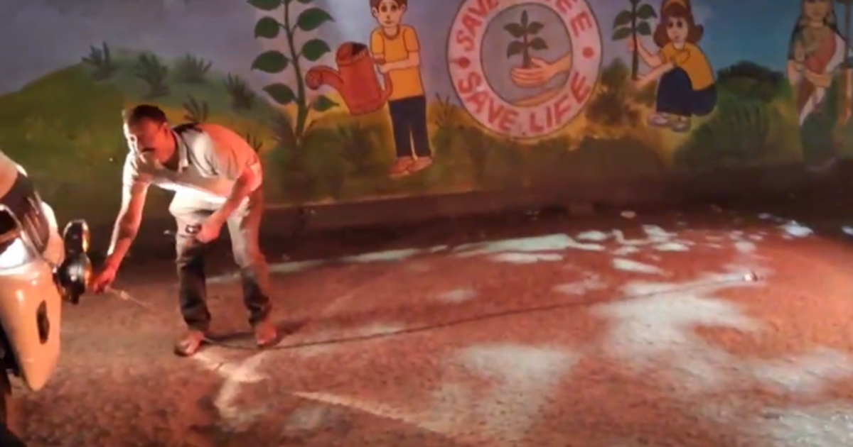 West Champaran police : Police ki 112 gaadi hui kharab, rass