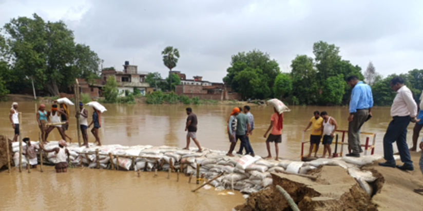 Patna Flood: Phalgu nadi ka jal-star badhne se logon ko sata Patna Flood: Phalgu nadi ka jal-star badhne se logon ko sata