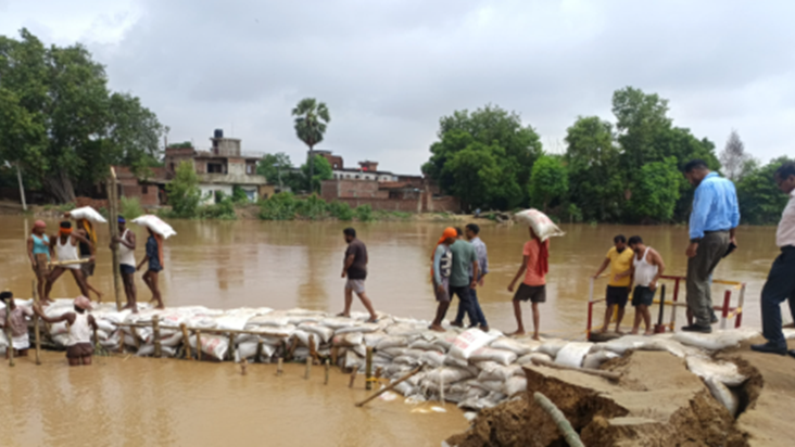 Patna Flood: Phalgu nadi ka jal-star badhne se logon ko sata