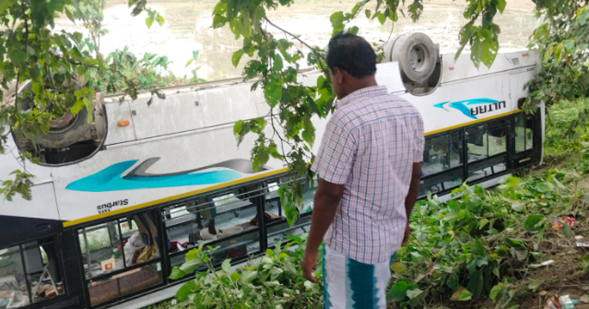Nashe mein dhut driver ki laparwahi: Baratiyon se bhari bus 