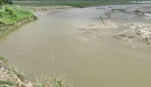 Masaan nadi ke kataav se darjono gaav khatre mein, grameen bole- prashasan kar rahi anadekha...