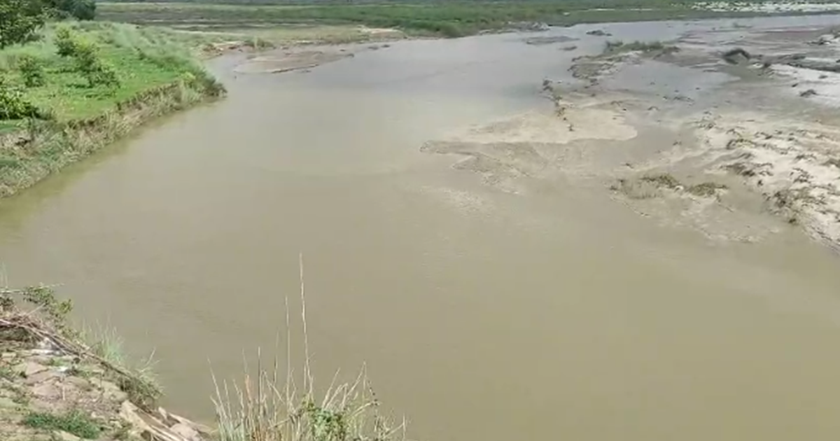 Masaan nadi ke kataav se darjono gaav khatre mein, grameen b