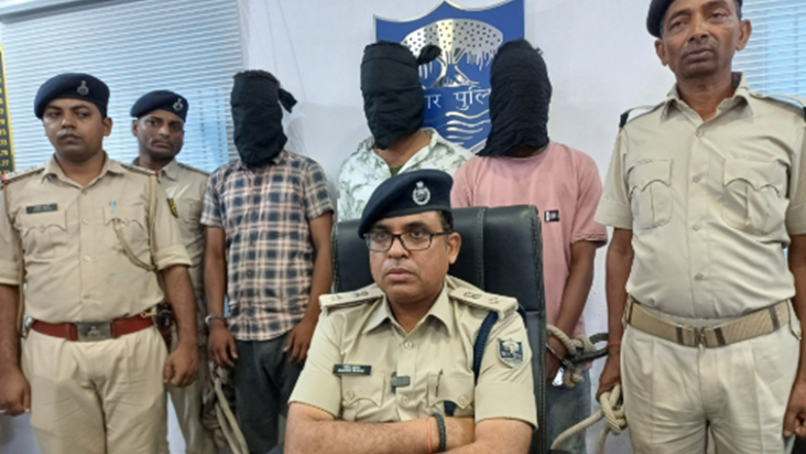 Naukri dilane ke naam par logon se thagi karne wale giroh ka