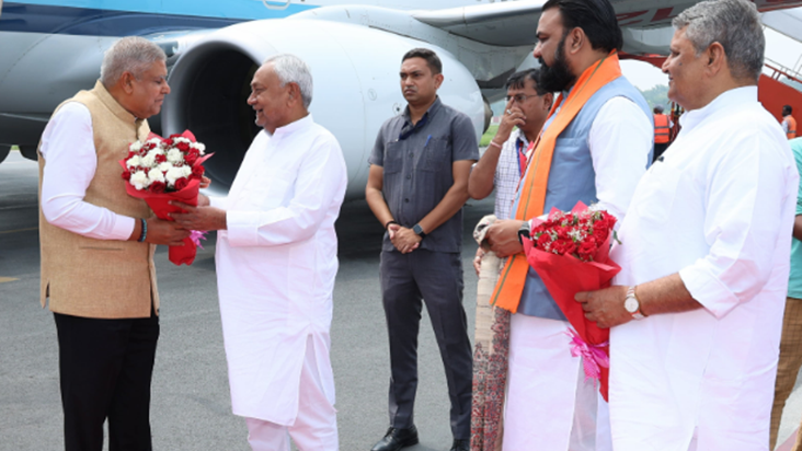 Bihar News: Patna pahunche Uprashtrapati Jagdeep Dhankad, CM