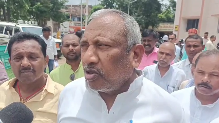 Nalanda Sansad Kaushlendra Kumar ne Lalu Yadav ki tulna bhai