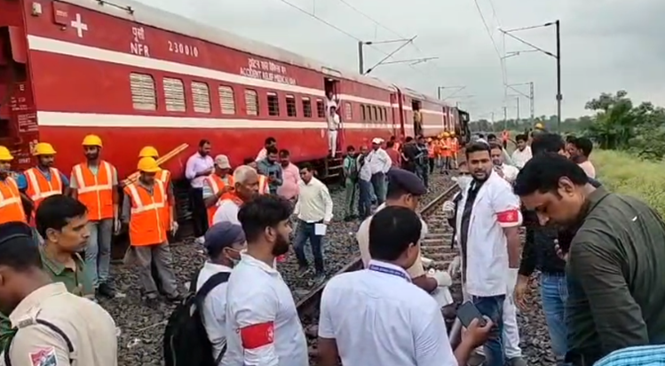 Katihar Train Accident : Katihar mein bada rail hadsa : Avad