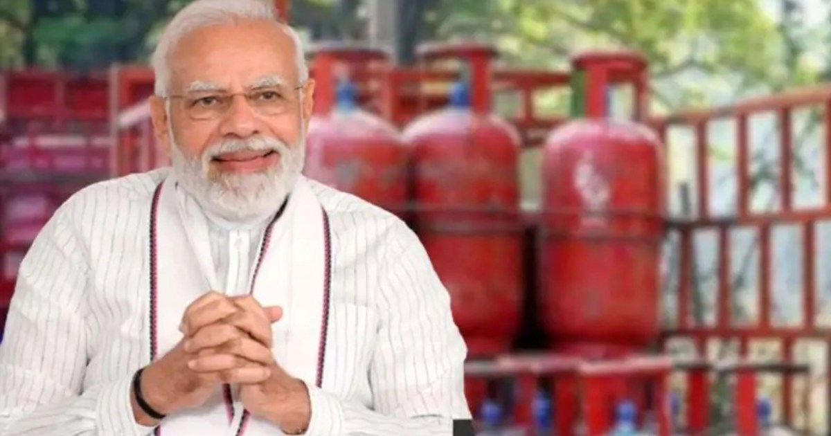 LPG prices reduced, PM Modi gave special gift on Women's Day