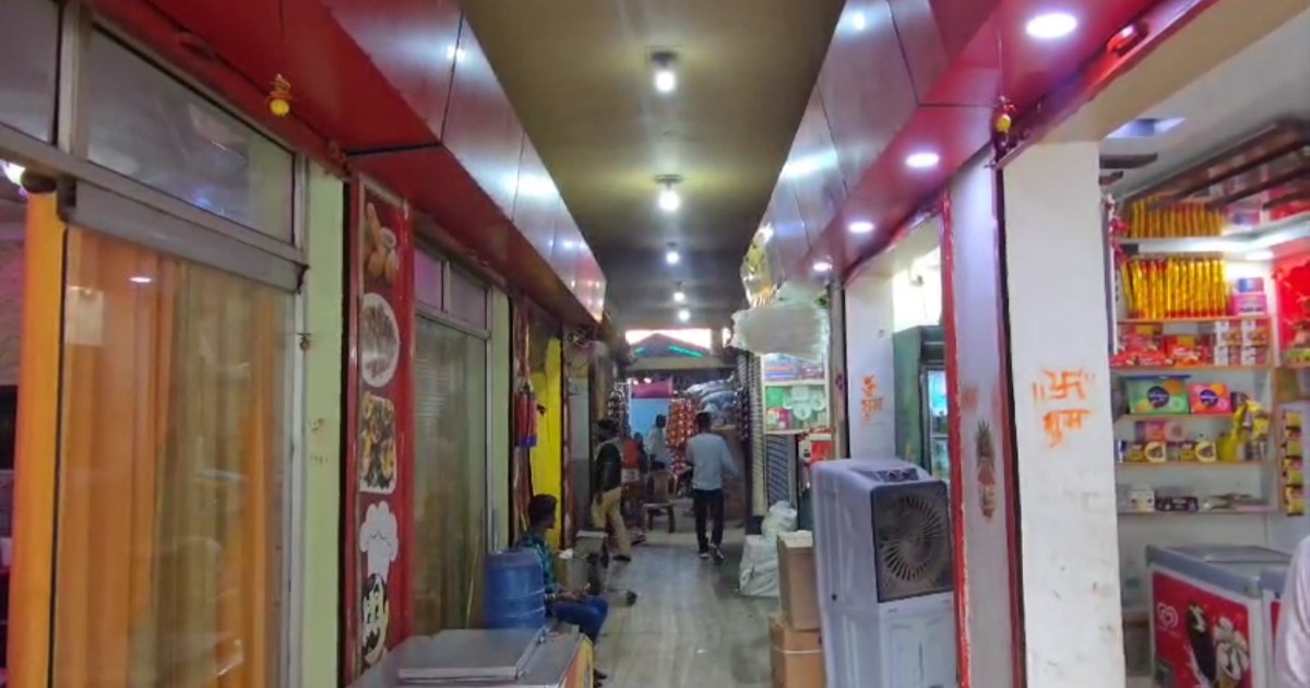 Sensation: Dead body of a young man found in a room of a pri