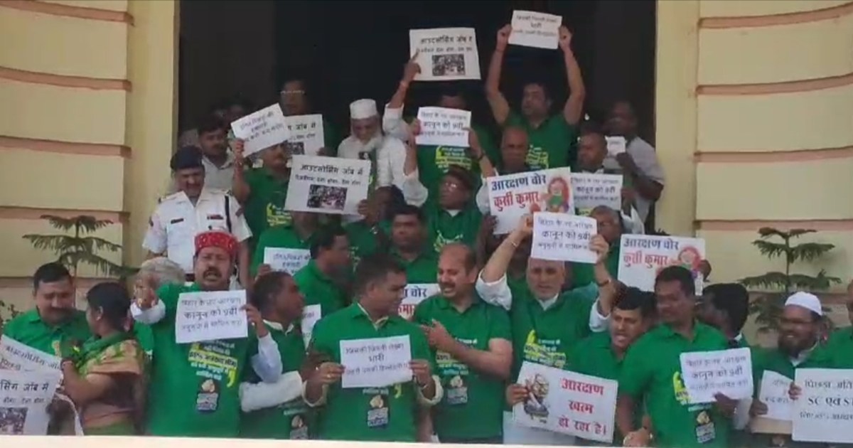 CM Nitish got angry after seeing RJD MLAs in every shirt