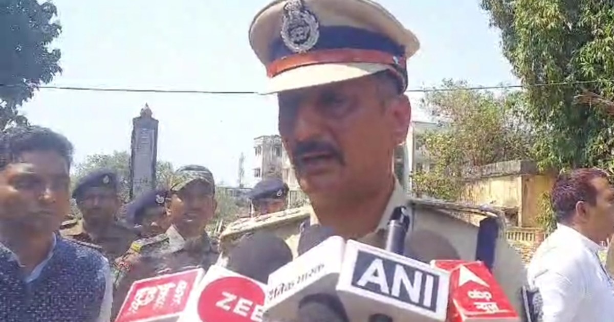 DIG Rakesh Kumar's action, 4 policemen including SHO suspend