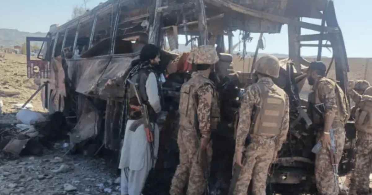 Suicide attack on army convoy, 90 Pakistani soldiers claimed