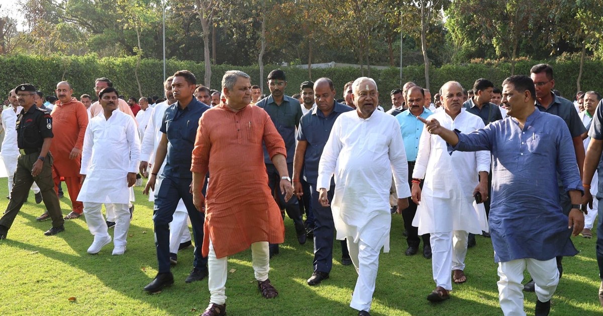 CM Nitish suddenly reached the residence of his ministers an