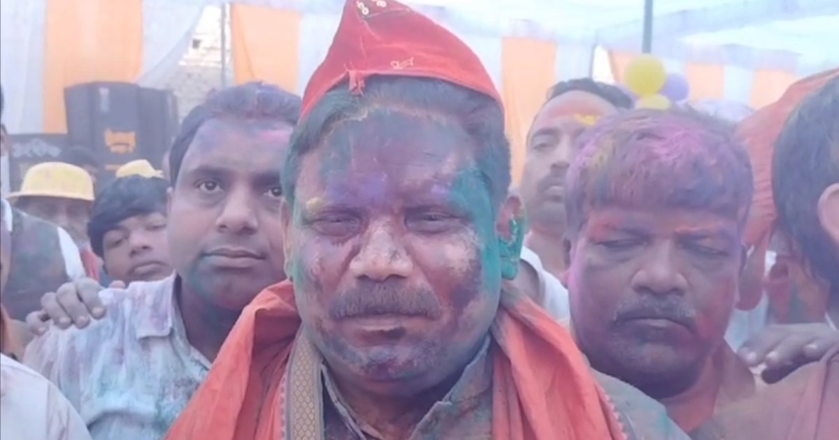 When the Union Minister became red during Holi Milan functio