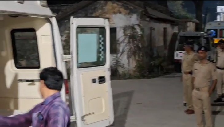 4 people including an auto driver died in Valmiki Nagar area 4 people including an auto driver died in Valmiki Nagar area