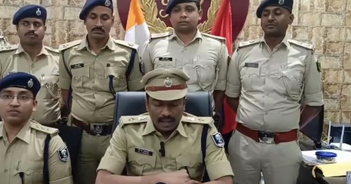 Rs 1 crore looted at gunpoint in broad daylight in Patna