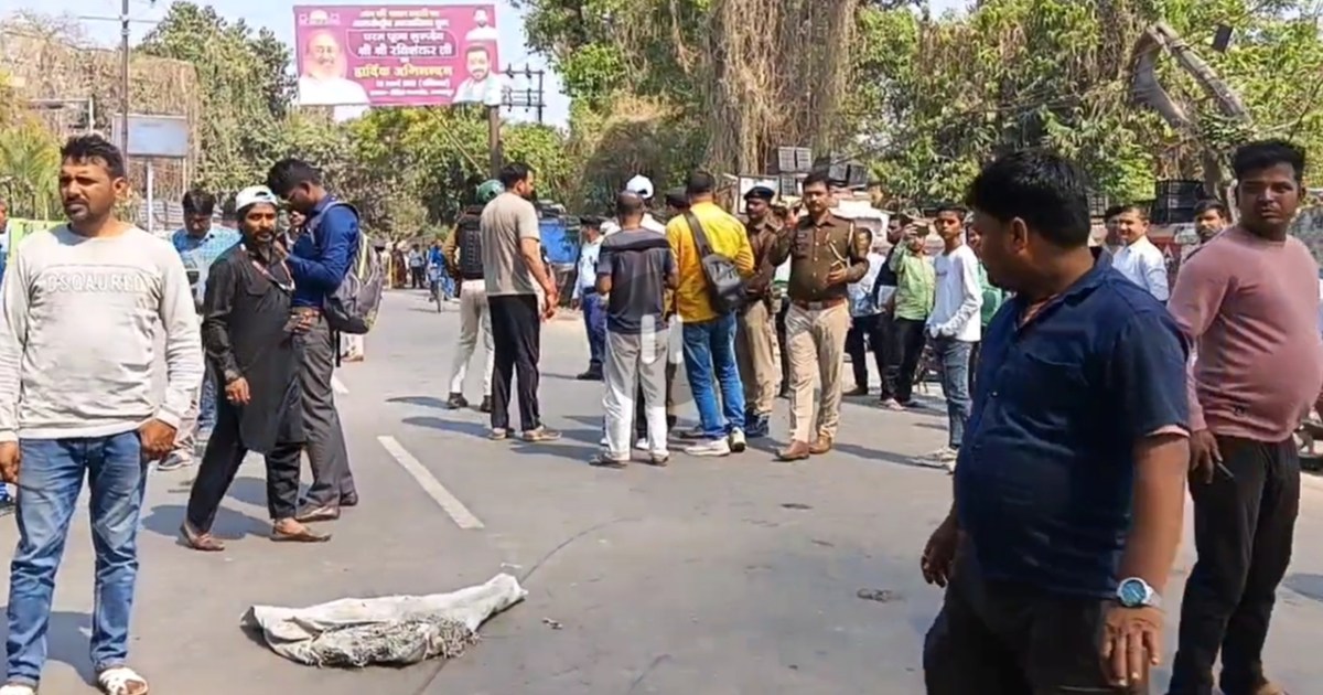 A fruit vendor lost his life during encroachment removal in 