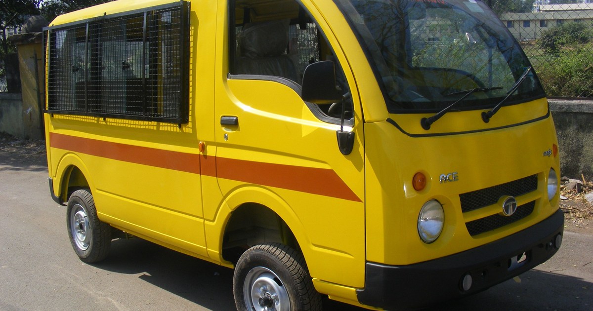 Liquor in school van, Banka police took action