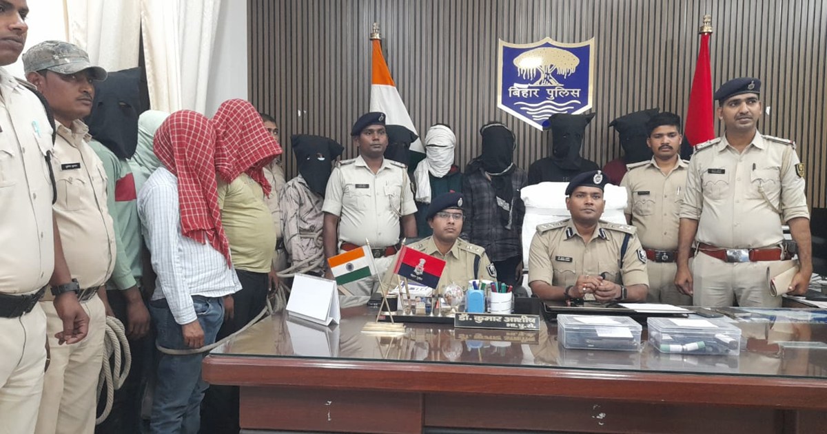 Amanour police of Saran caught 10 criminals one after the ot