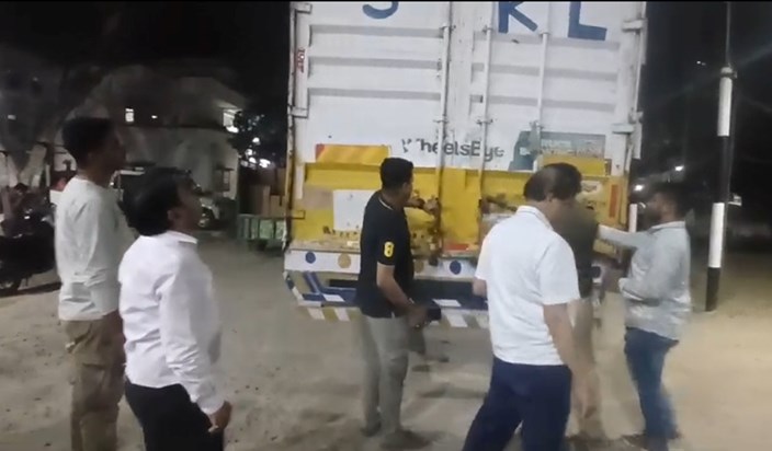 A large quantity of cough syrup recovered in Patna A large quantity of cough syrup recovered in Patna