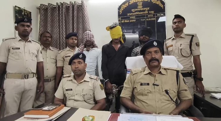 LIC agent's house bombed in Muzaffarpur for extortion of 15 LIC agent's house bombed in Muzaffarpur for extortion of 15