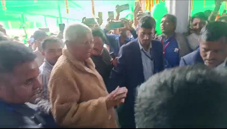 In the election year, Lalu Yadav boosted the morale of the w In the election year, Lalu Yadav boosted the morale of the w