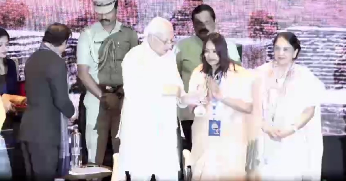 Mayor committee of Bettiah and many other dignitaries receiv