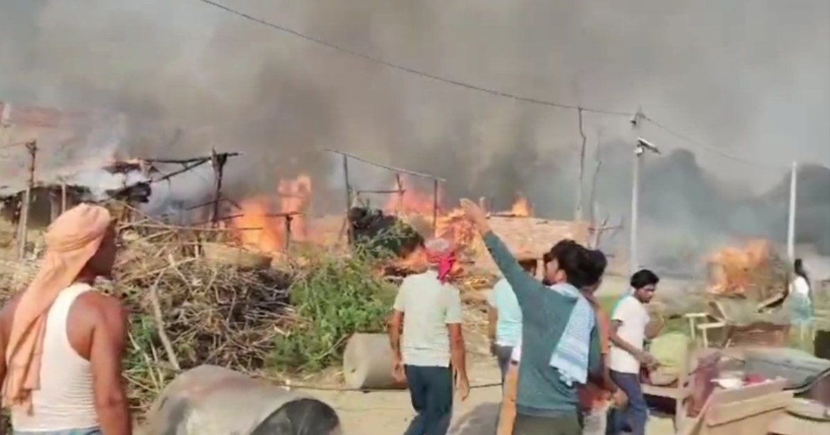 100 houses burnt to ashes in Darbhanga