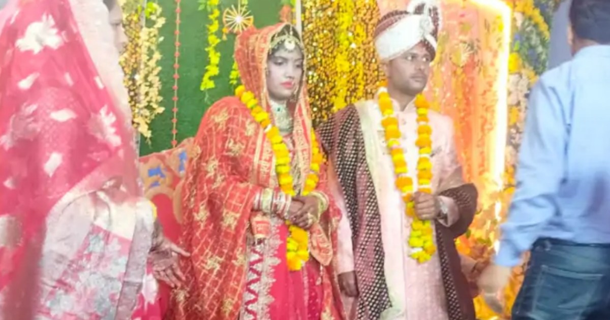 The bride's brother and uncle who went out to receive the we