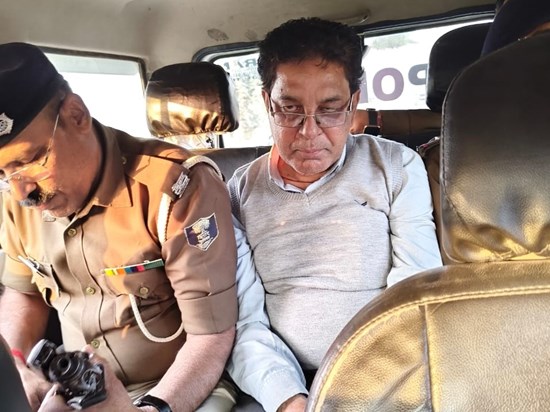 In East Champaran, a female teacher got the BEO Saheb arrest In East Champaran, a female teacher got the BEO Saheb arrest
