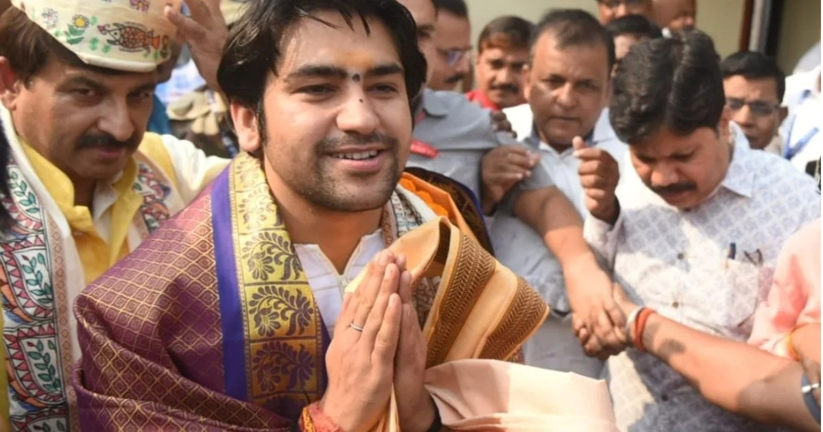 baba bageshwar reached patna