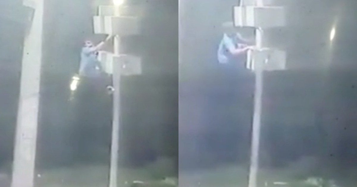 Thieves took away the battery of solar street light, the who