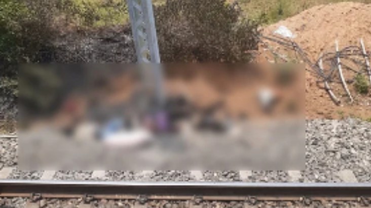 Shocking accident in Dhanbad, 8 people burnt alive due to el Shocking accident in Dhanbad, 8 people burnt alive due to el