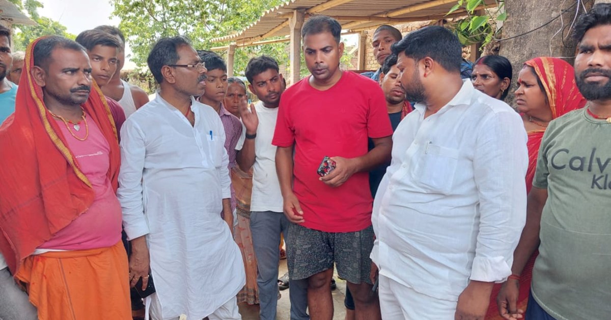 The whole family was going to Vaishno Devi for Lado's mundan