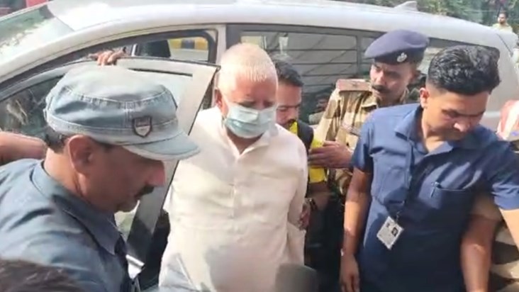 RJD supremo Lalu Yadav left for Delhi, this big reason came RJD supremo Lalu Yadav left for Delhi, this big reason came