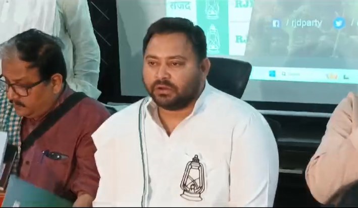 Tejashwi reached Chhapra on the last day of election campaig Tejashwi reached Chhapra on the last day of election campaig