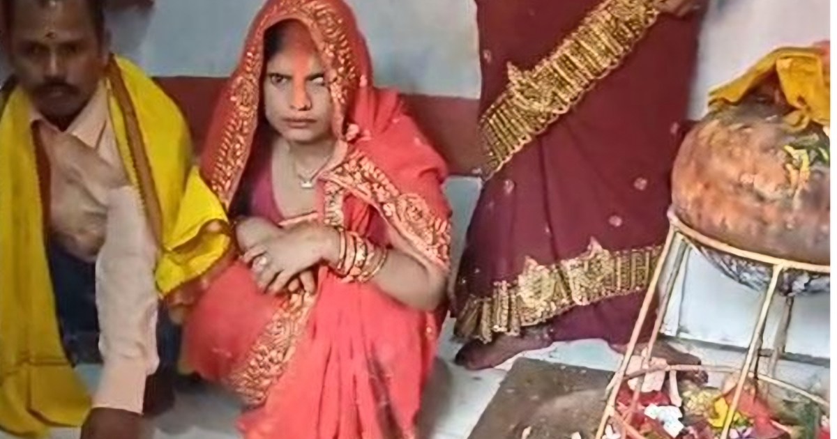 A love marriage in which the lover and the beloved as well a