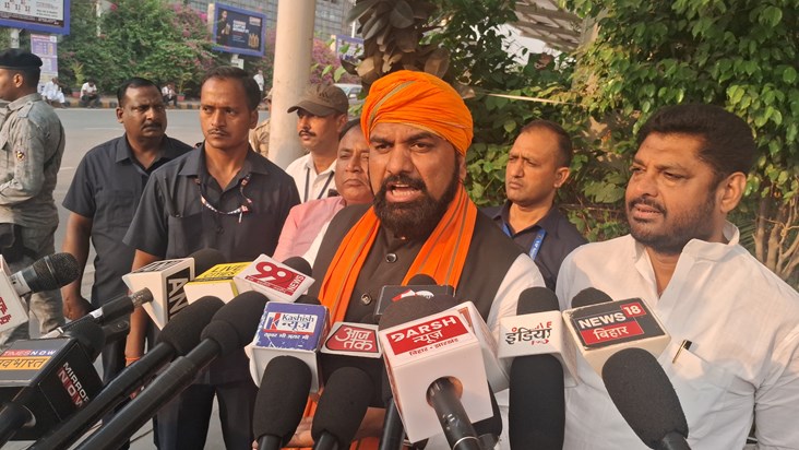 Lalu yadv sambidhaan todne vaale hi hote hai ,samrat chaudhr
