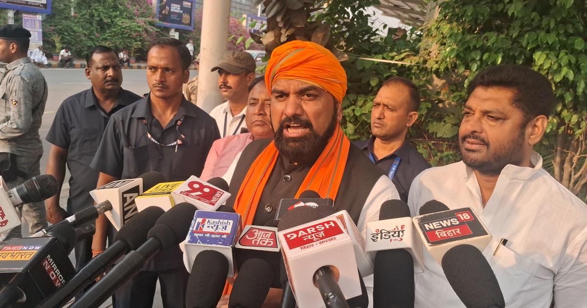 Lalu yadv sambidhaan todne vaale hi hote hai ,samrat chaudhr