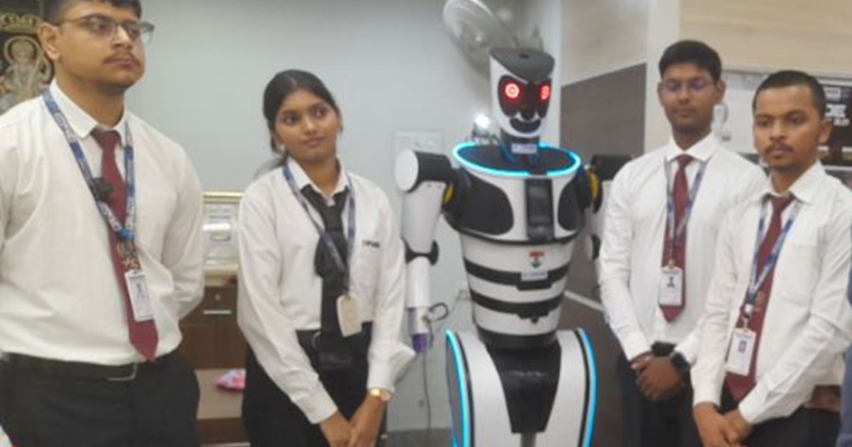 Bihar's first robot ready, which not only gives lectures but